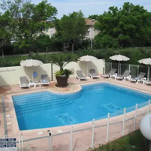 Top Motel 2* Istres